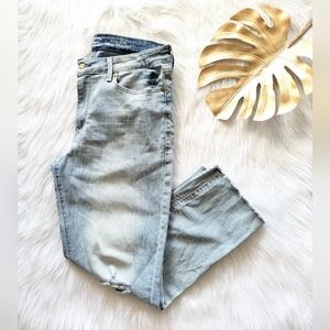 Levi Strauss light wash distressed high-rise ankle straight denim jeans size 32